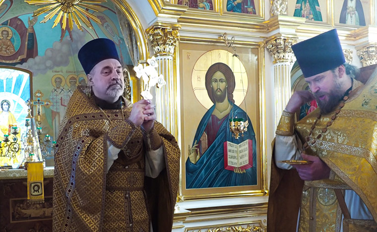 Протоиерей Георгий Захаров и иерей Александр Борисенко